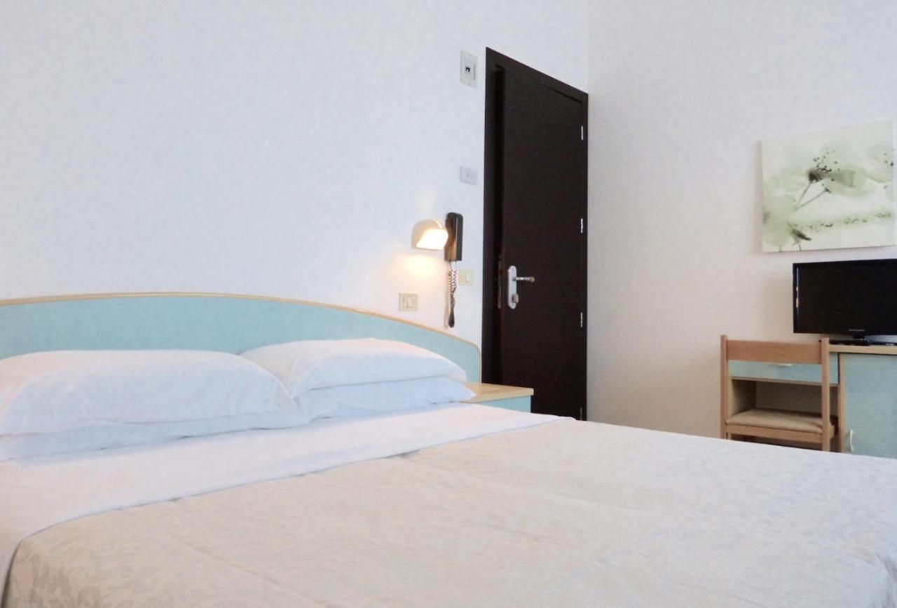 Hotel D'Annunzio Cattolica Exteriér fotografie