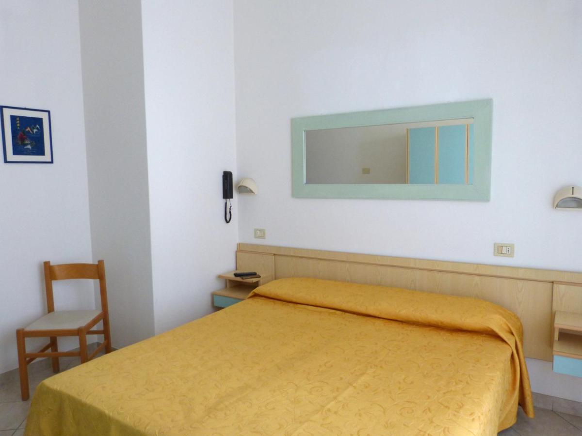 Hotel D'Annunzio Cattolica Exteriér fotografie