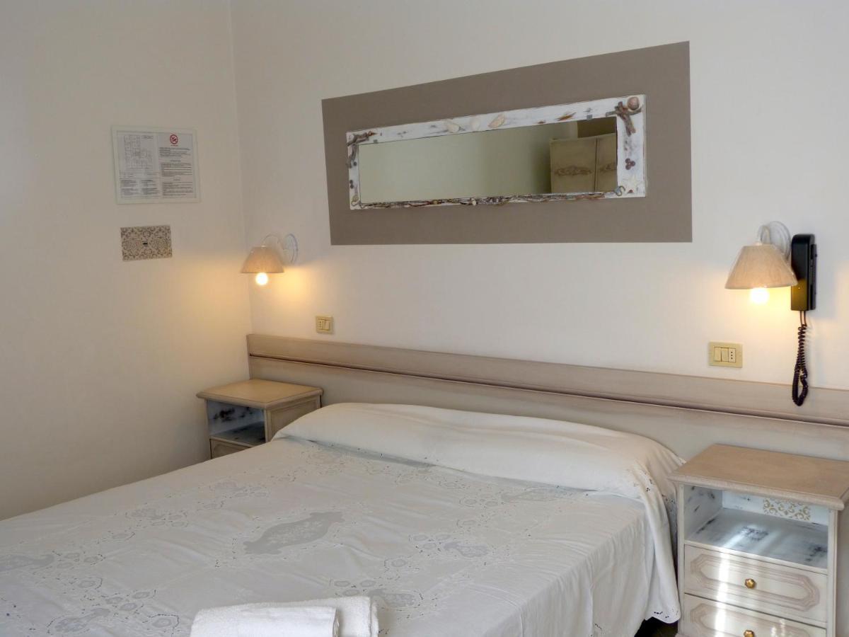 Hotel D'Annunzio Cattolica Pokoj fotografie