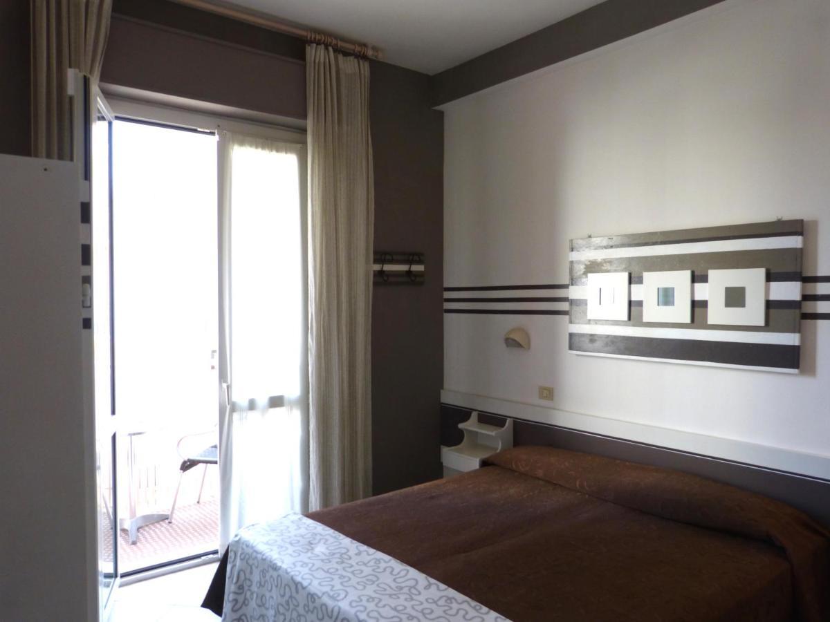 Hotel D'Annunzio Cattolica Exteriér fotografie