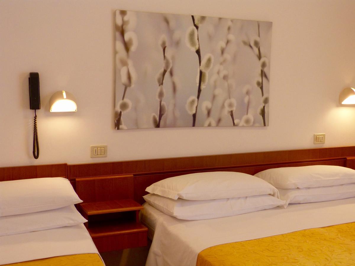 Hotel D'Annunzio Cattolica Exteriér fotografie